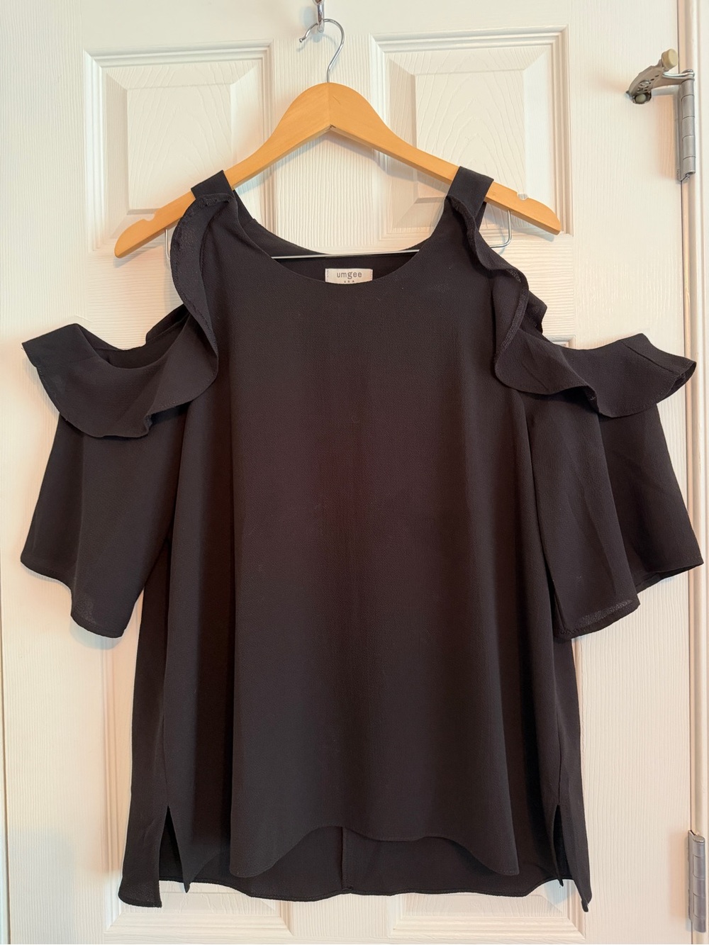 Umgee Black Cold-Shoulder Ruffle Top Size Medium